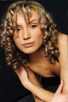 darina.jpg (20999 bytes)